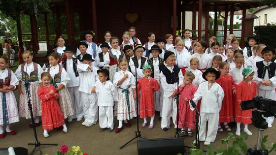 Folklorní festival Písní a tancem