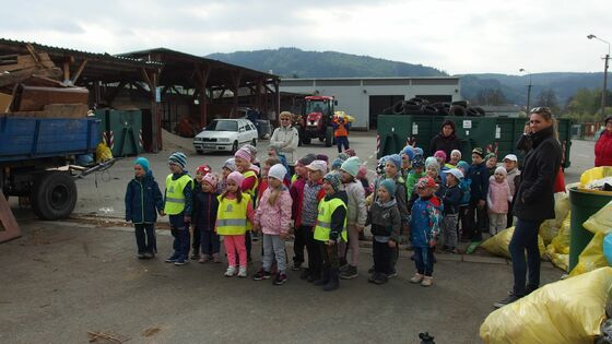 Děti z MŠ navštívily odpadové centrum