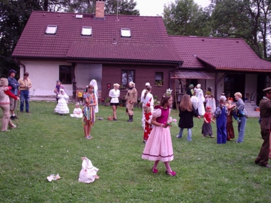 Karnevalový rej, 2004